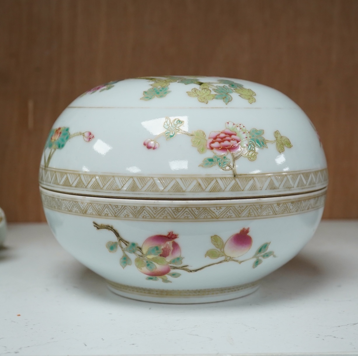 A Chinese famille rose ’chickens’ box and cover, possibly Republic period, with mark, 13cms high. Condition - good